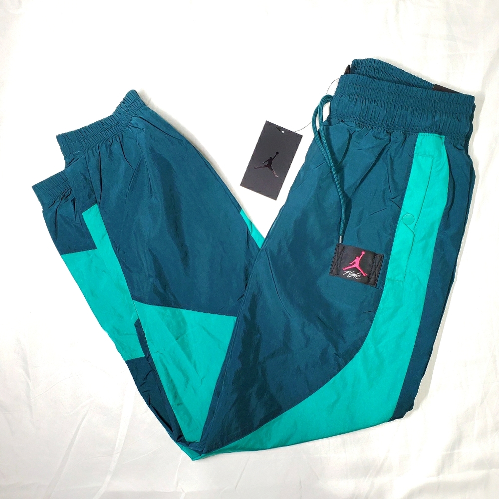 NWT Jordan Women's Woven Pants